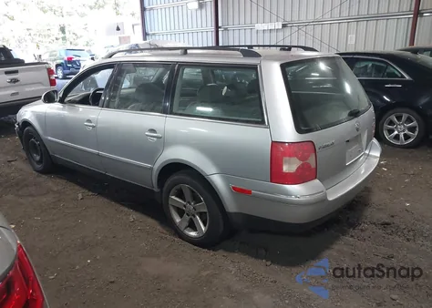 2004 Volkswagen Passat Glx z USA, uszkodzony, nr VIN WVWYH63B24E174284